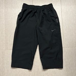Nike dri-fit mid length shorts 17in inseam size small